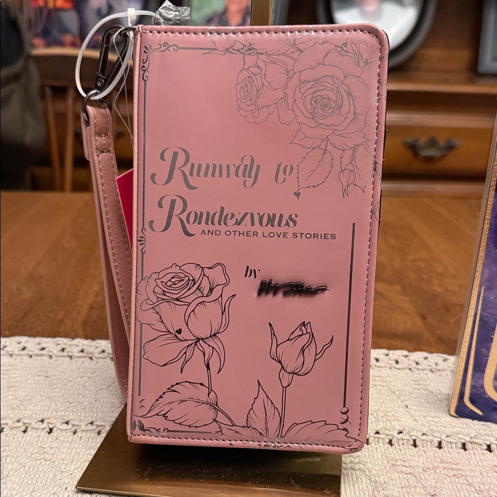 Betsy Johnson Pink 'Runway to Rendezvous' Floral Wristlet Wallet NWT